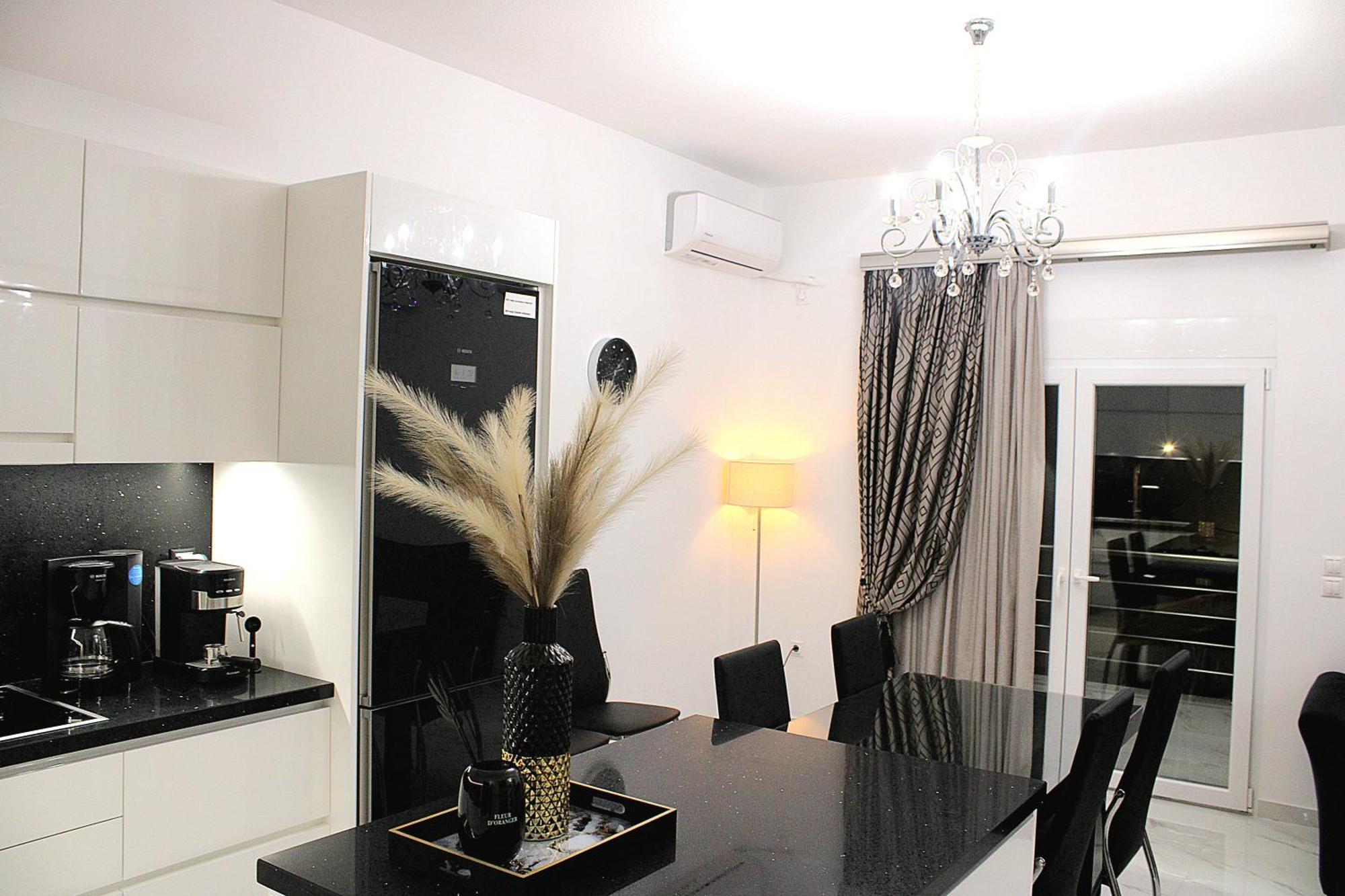 Black & White Seaside House Kalamia Corinth 외부 사진
